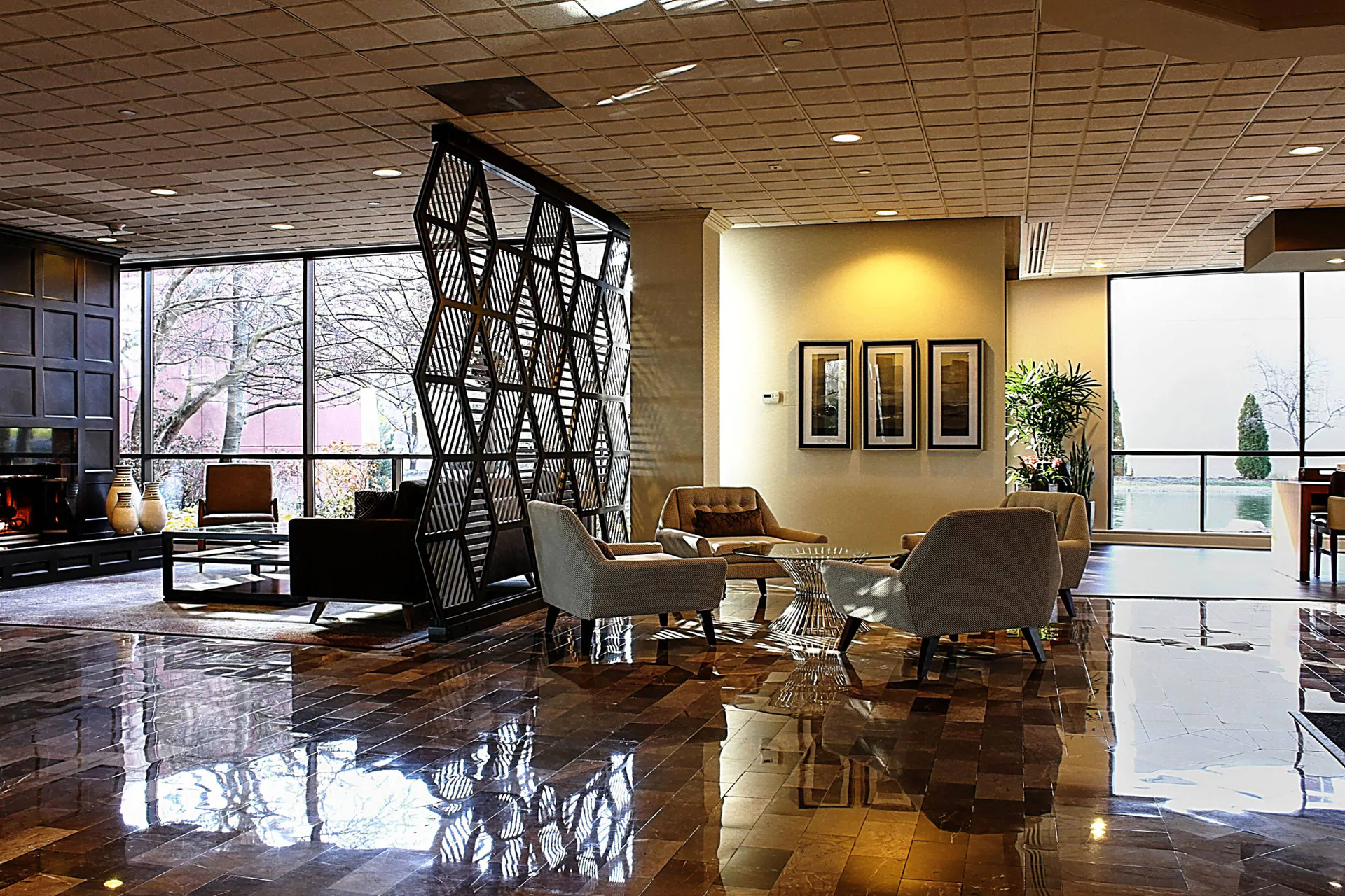 dtwys-lobby-0028-hor-clsc